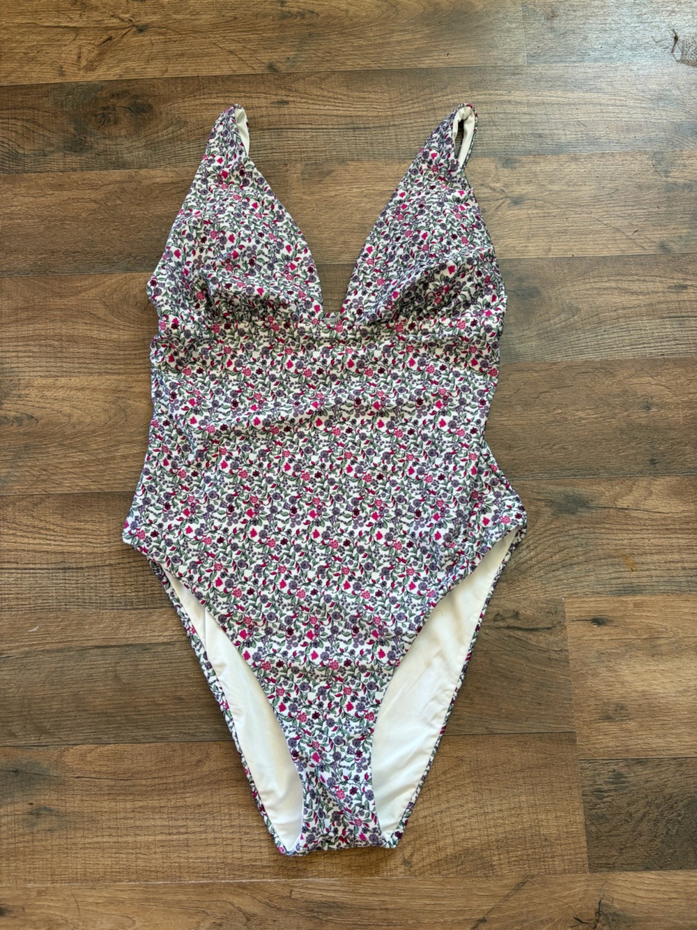 Chelsea and Violet Women’s One Piece Floral Bathing Swim Suit Size Medium